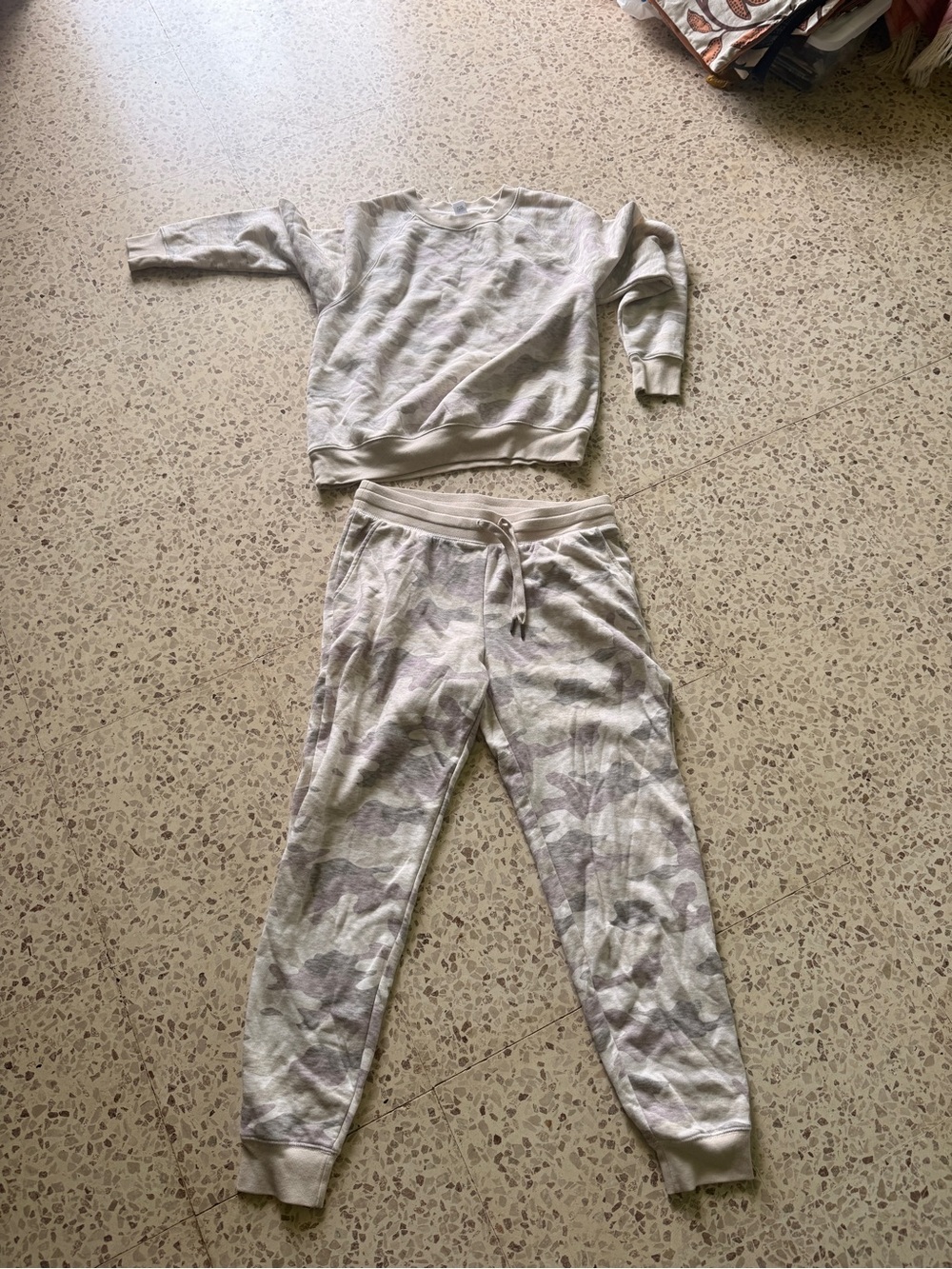 Old Navy Light Gray & White Camo Jogger Set